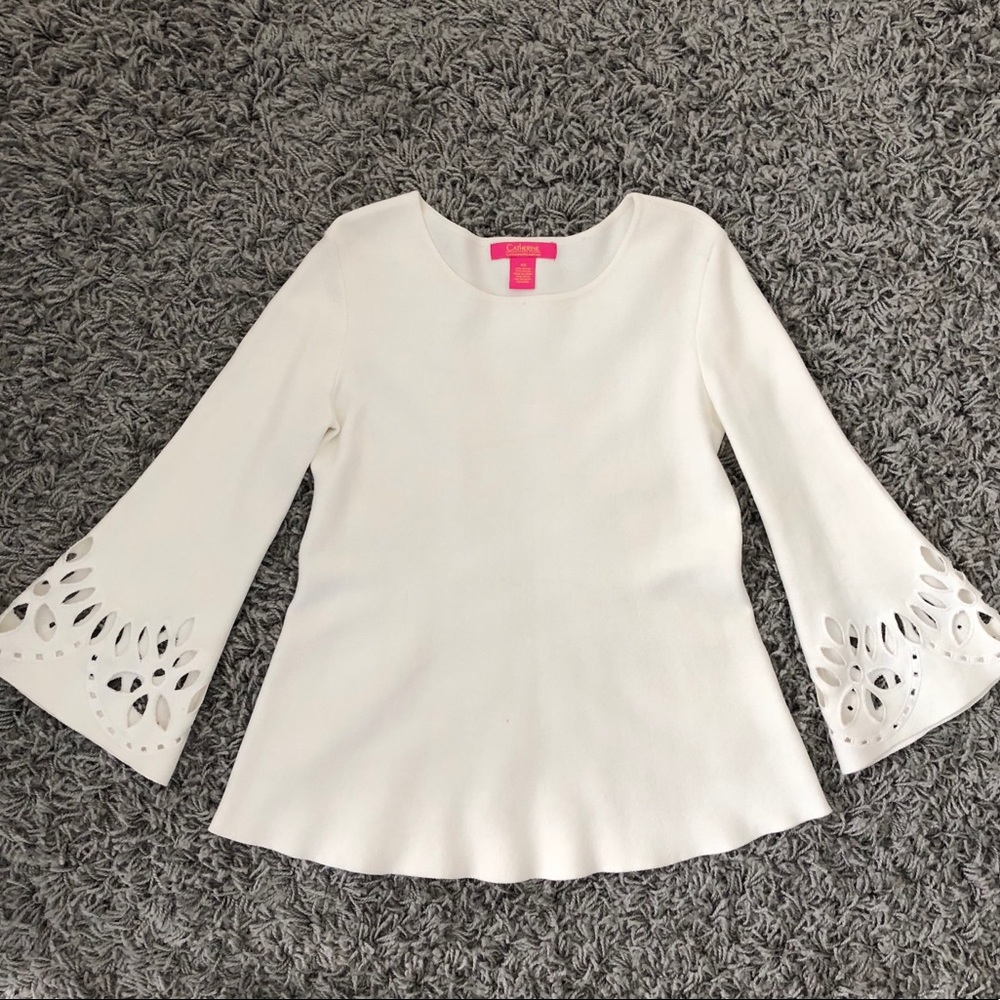 Off white blouse with bell buttom detailed sleeves